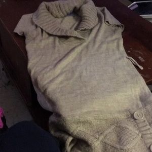 Short sleeve sweater top